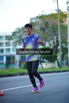 Runner Photo 1547701