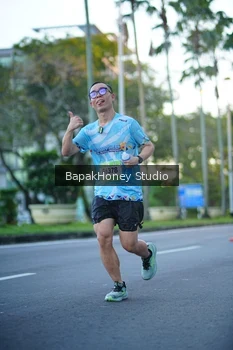 Runner Photo 1547795