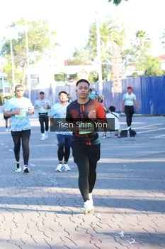 Runner Photo 1549800