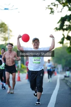 Runner Photo 1550393
