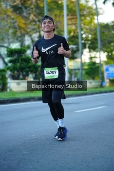 Runner Photo 1550416