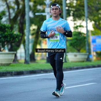 Runner Photo 1550429