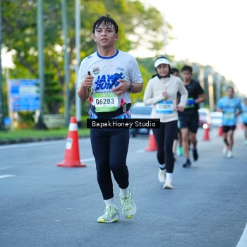 Runner Photo 1550450
