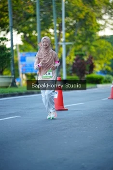 Runner Photo 1550719
