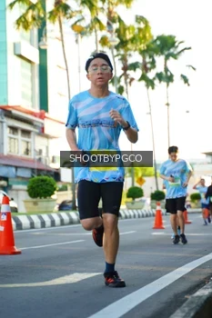 Runner Photo 1551111