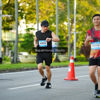 Runner Photo 1551117