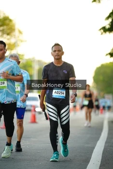 Runner Photo 1551545