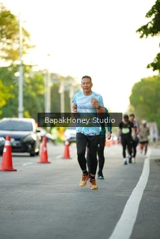 Runner Photo 1551819