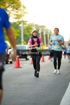 Runner Photo 1551914