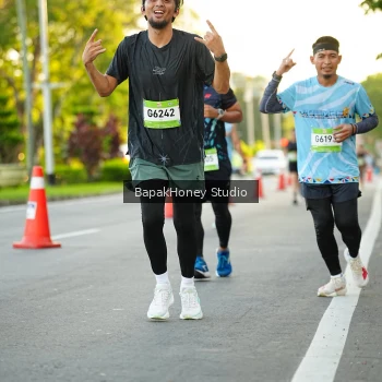 Runner Photo 1553335