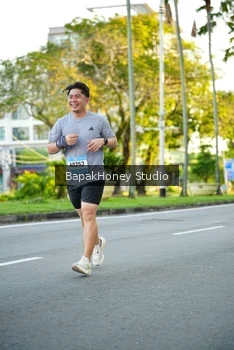 Runner Photo 1553497