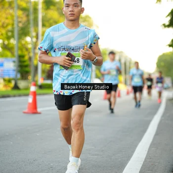 Runner Photo 1553591