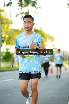 Runner Photo 1553594