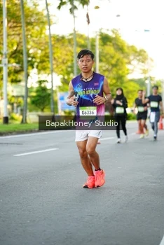 Runner Photo 1553621