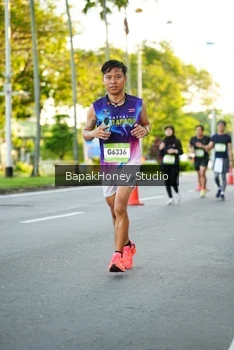 Runner Photo 1553622