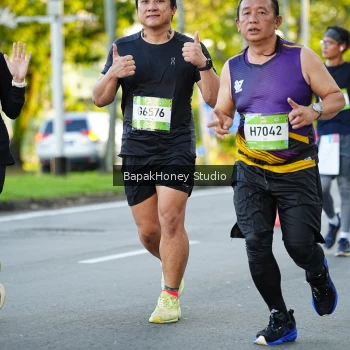 Runner Photo 1553649