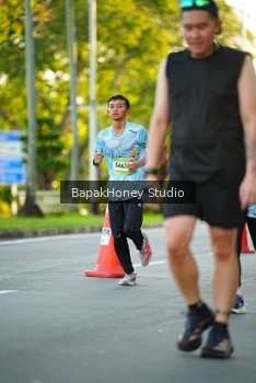 Runner Photo 1553696
