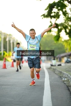 Runner Photo 1553697