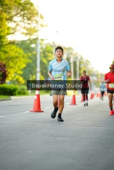 Runner Photo 1553715
