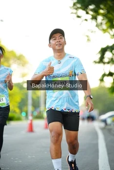 Runner Photo 1553736