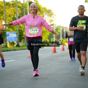 Runner Photo 1554119