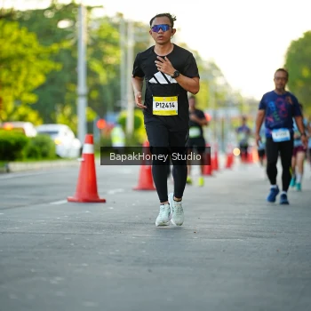 Runner Photo 1554173