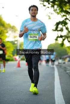 Runner Photo 1554240