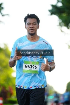 Runner Photo 1554244