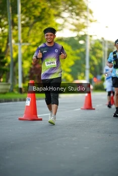 Runner Photo 1554256