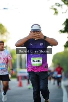 Runner Photo 1554321