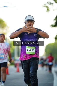 Runner Photo 1554324