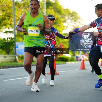 Runner Photo 1554478