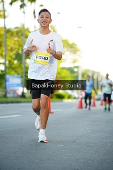 Runner Photo 1555535