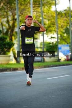 Runner Photo 1555774