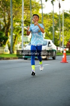 Runner Photo 1556082
