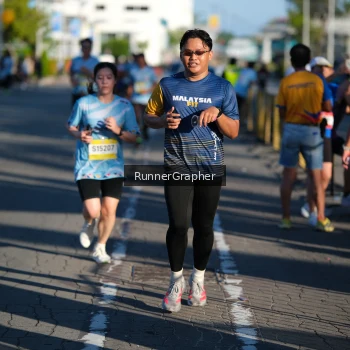 Runner Photo 1556101