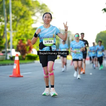 Runner Photo 1556214