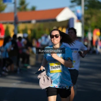 Runner Photo 1556218