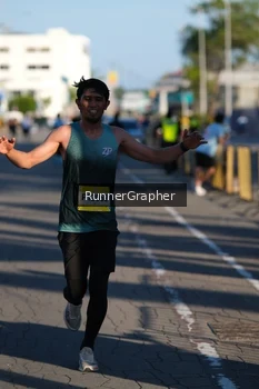 Runner Photo 1556498