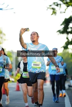 Runner Photo 1556904