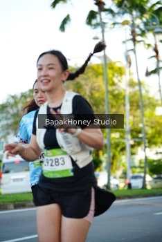 Runner Photo 1556929