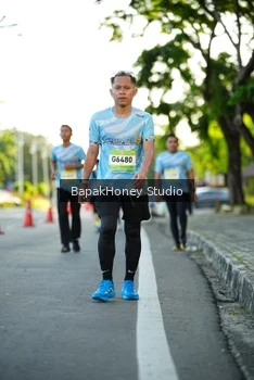 Runner Photo 1557010