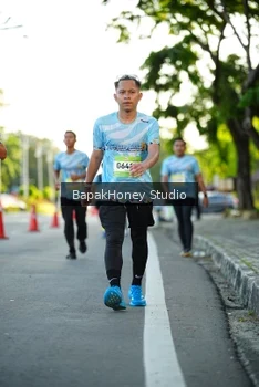 Runner Photo 1557012