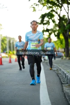 Runner Photo 1557013