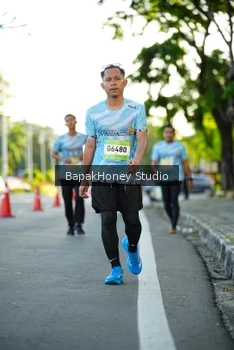 Runner Photo 1557017