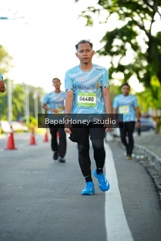 Runner Photo 1557018