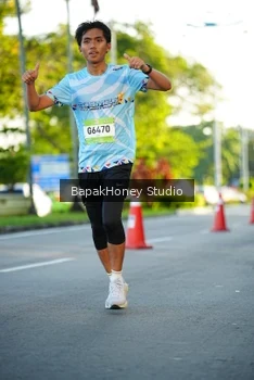 Runner Photo 1557026