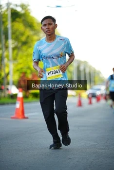 Runner Photo 1557042