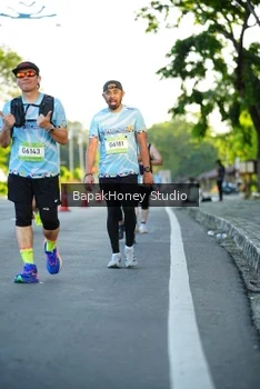 Runner Photo 1557082