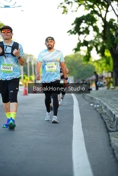 Runner Photo 1557089